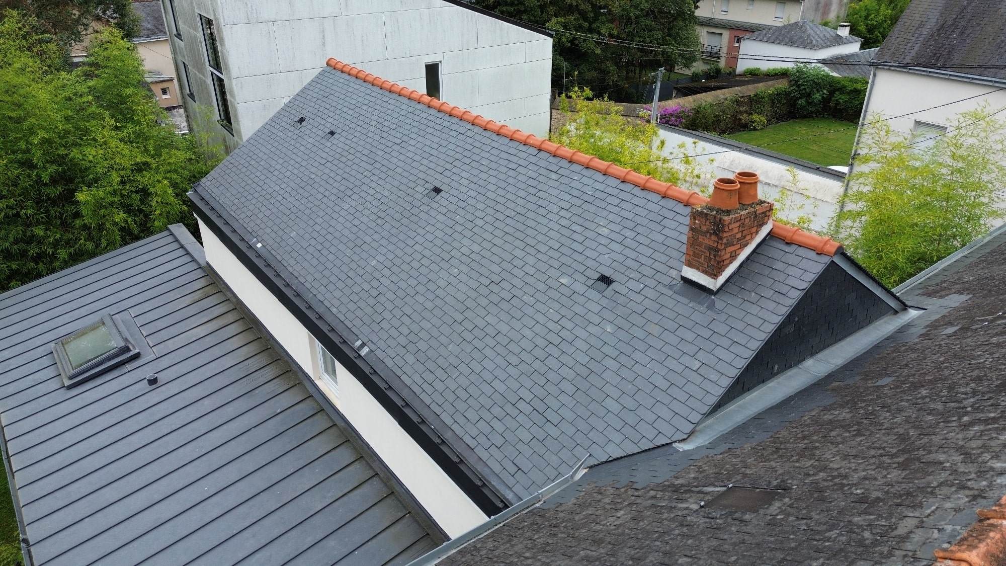 Toiture ardoise neuve réalisée par NOVALT Couverture à Bouaye